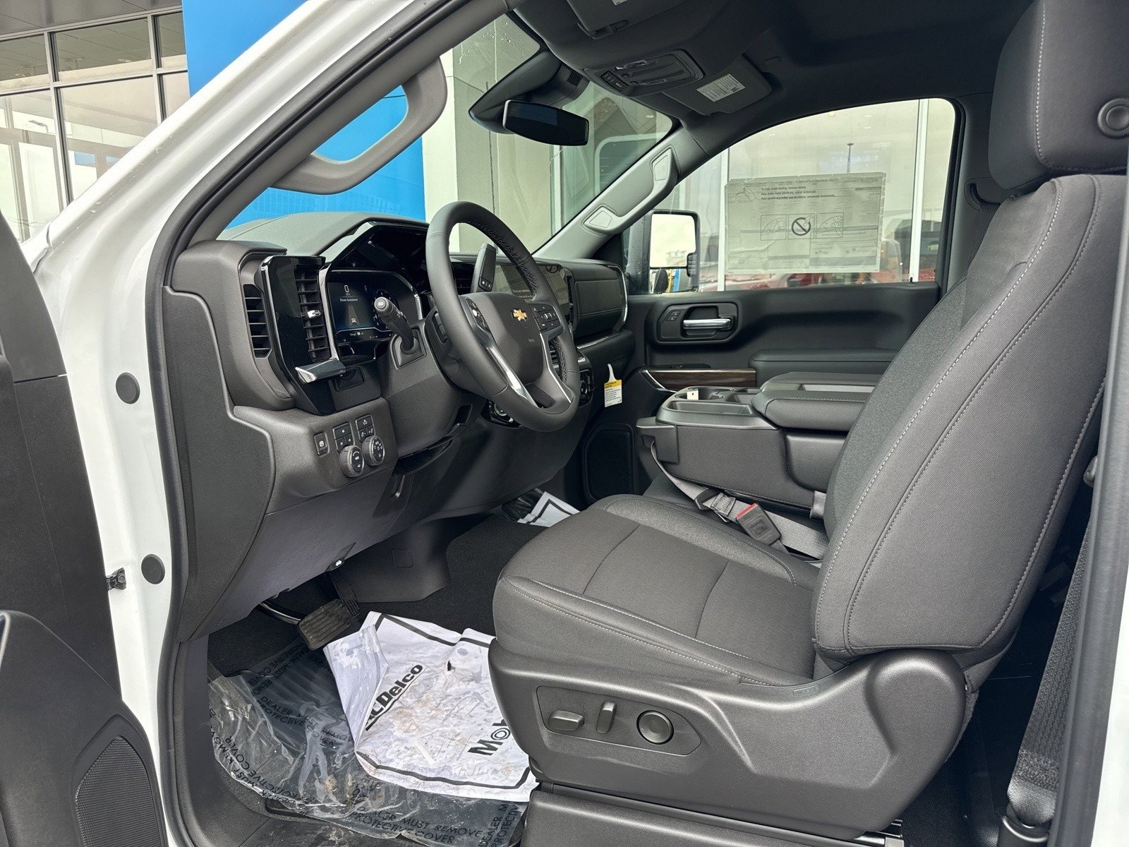 2025 Chevrolet Silverado 2500HD LT photo 10