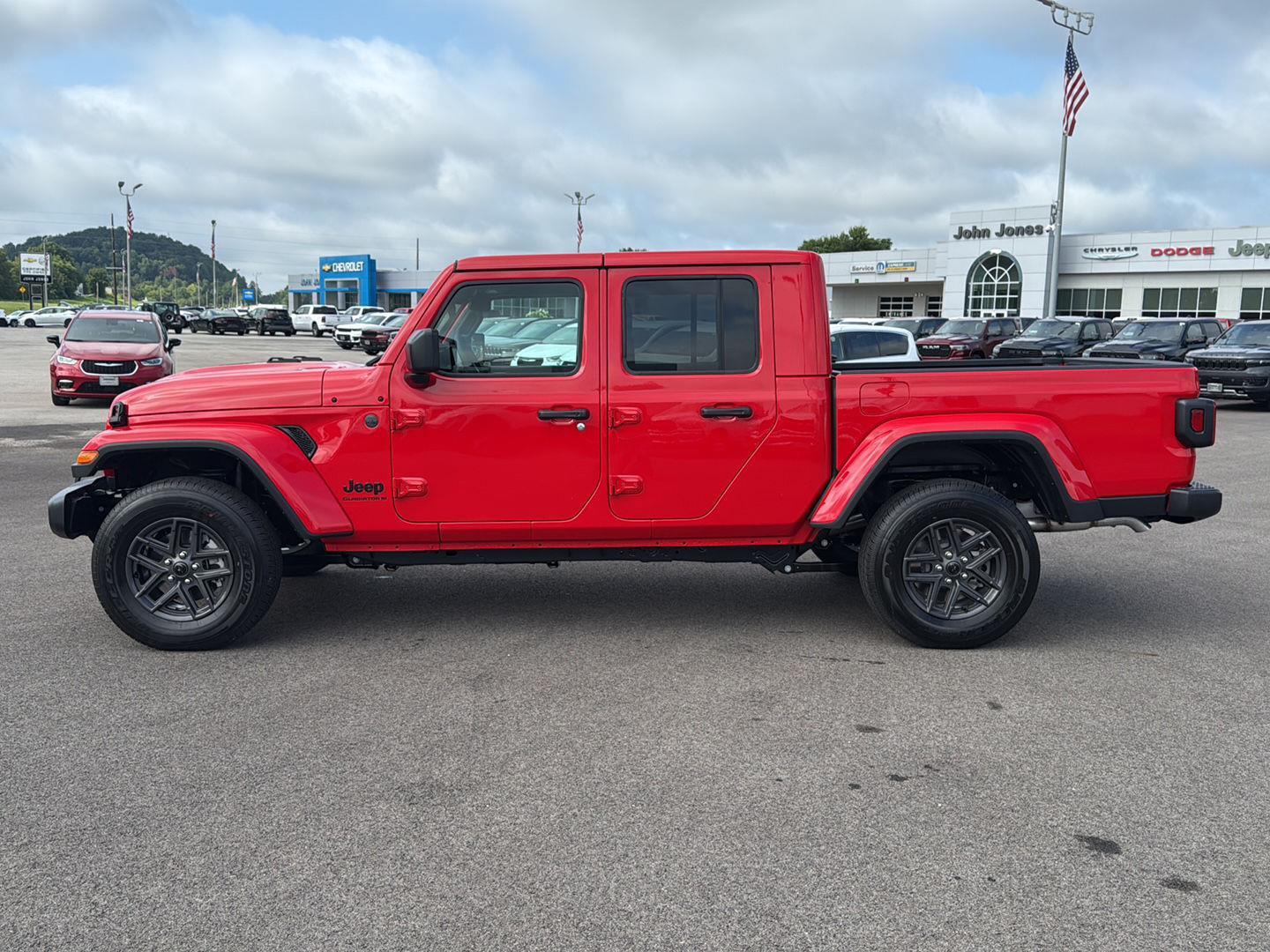 2025 Jeep Gladiator Sport photo 3