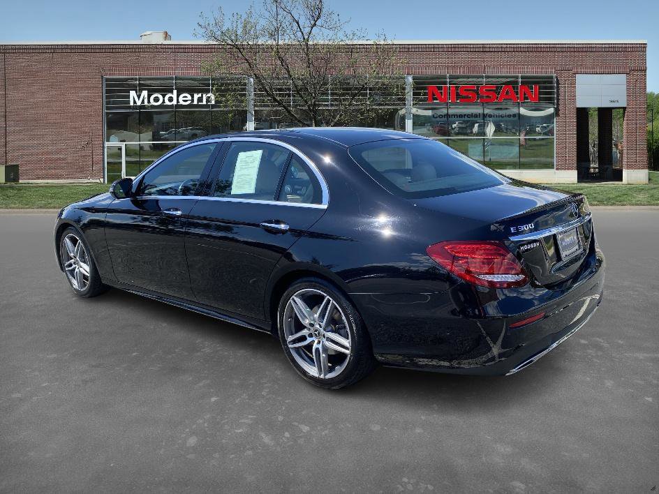 2018 Mercedes Benz E 300 photo 2