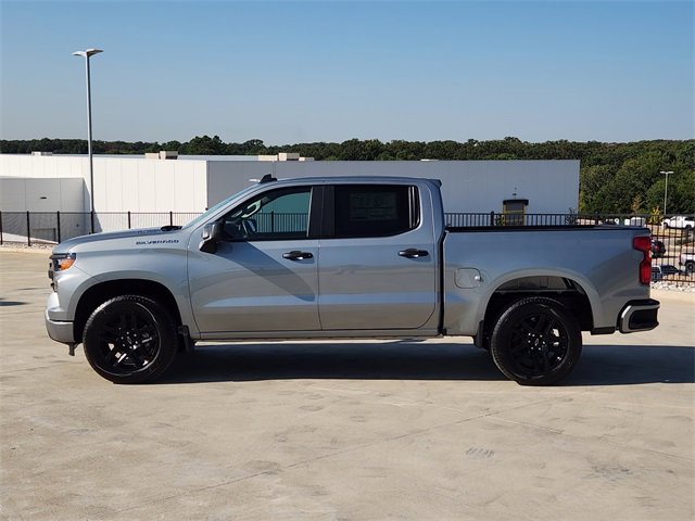 2026 Chevrolet Silverado 1500 Custom photo 3