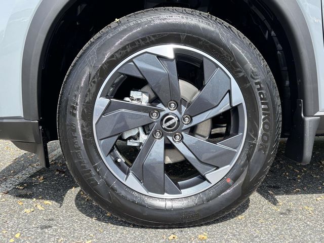 2026 Nissan Rogue SV photo 6