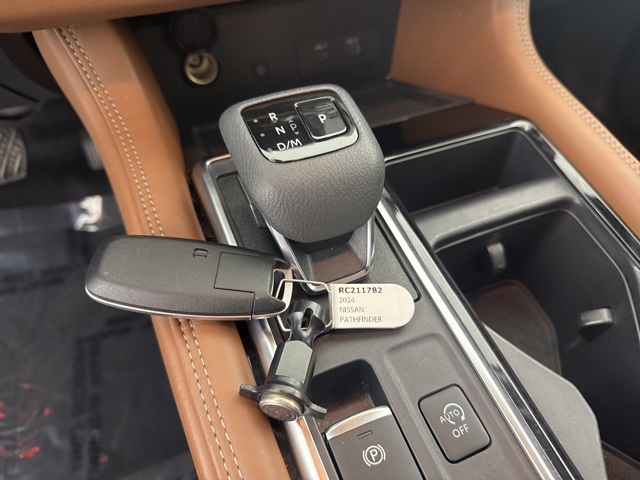 2024 Nissan Pathfinder Platinum photo 30