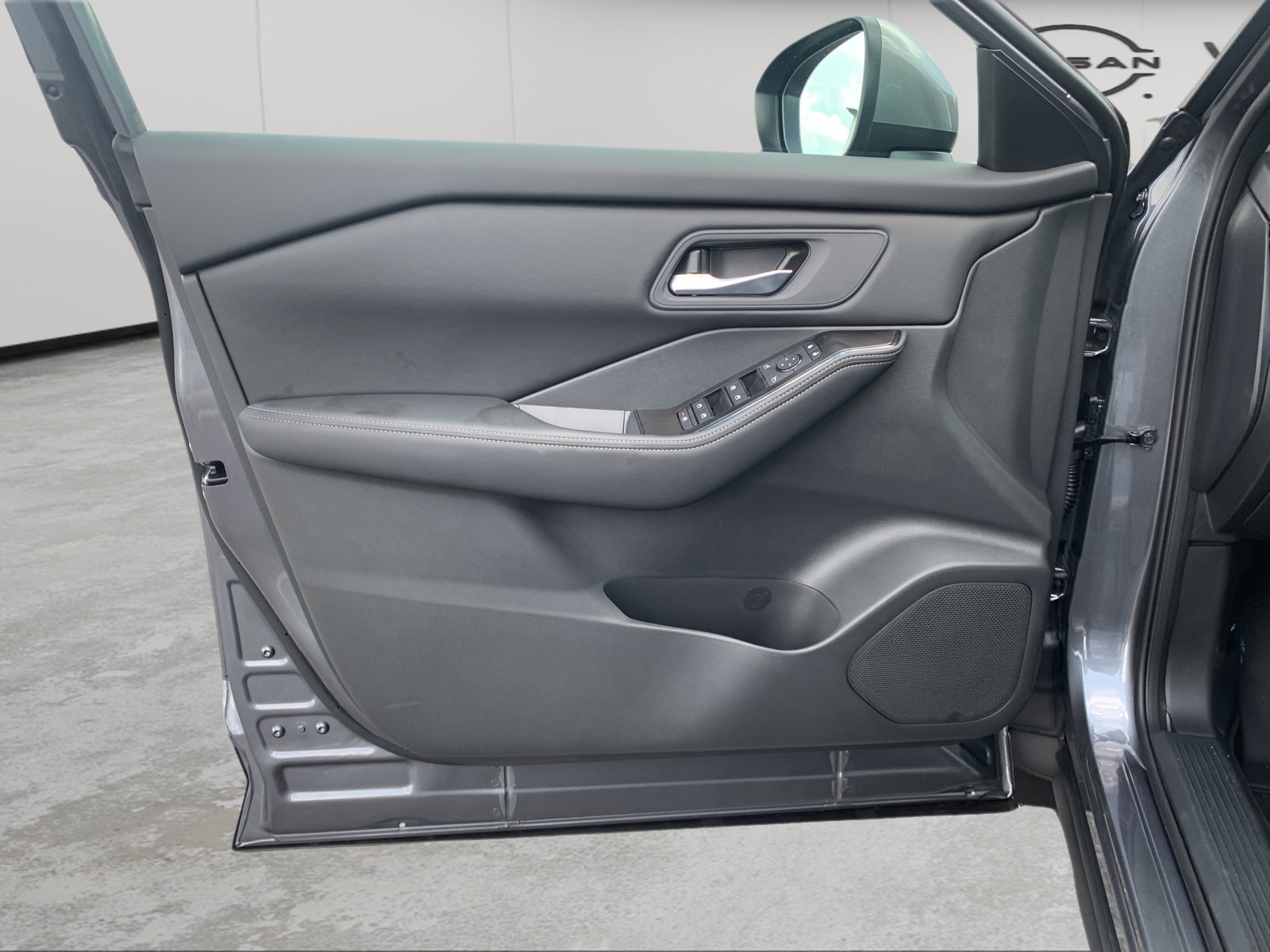 2026 Nissan Rogue SV photo 12