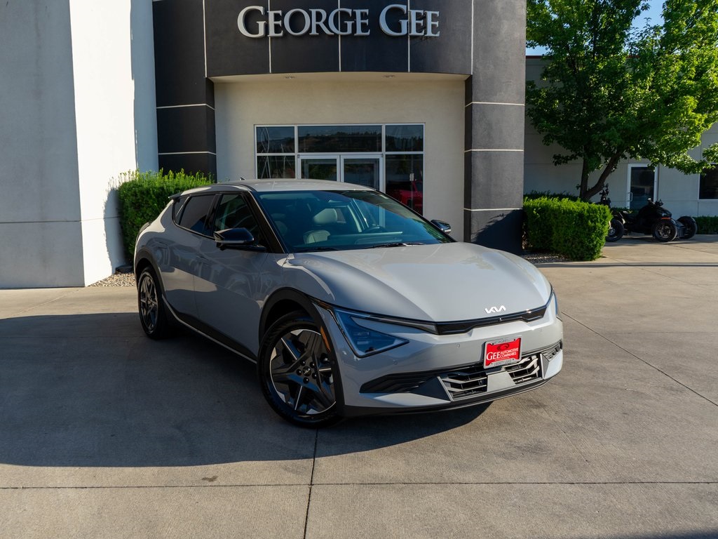 2025 Kia EV6 Light L/R's photo