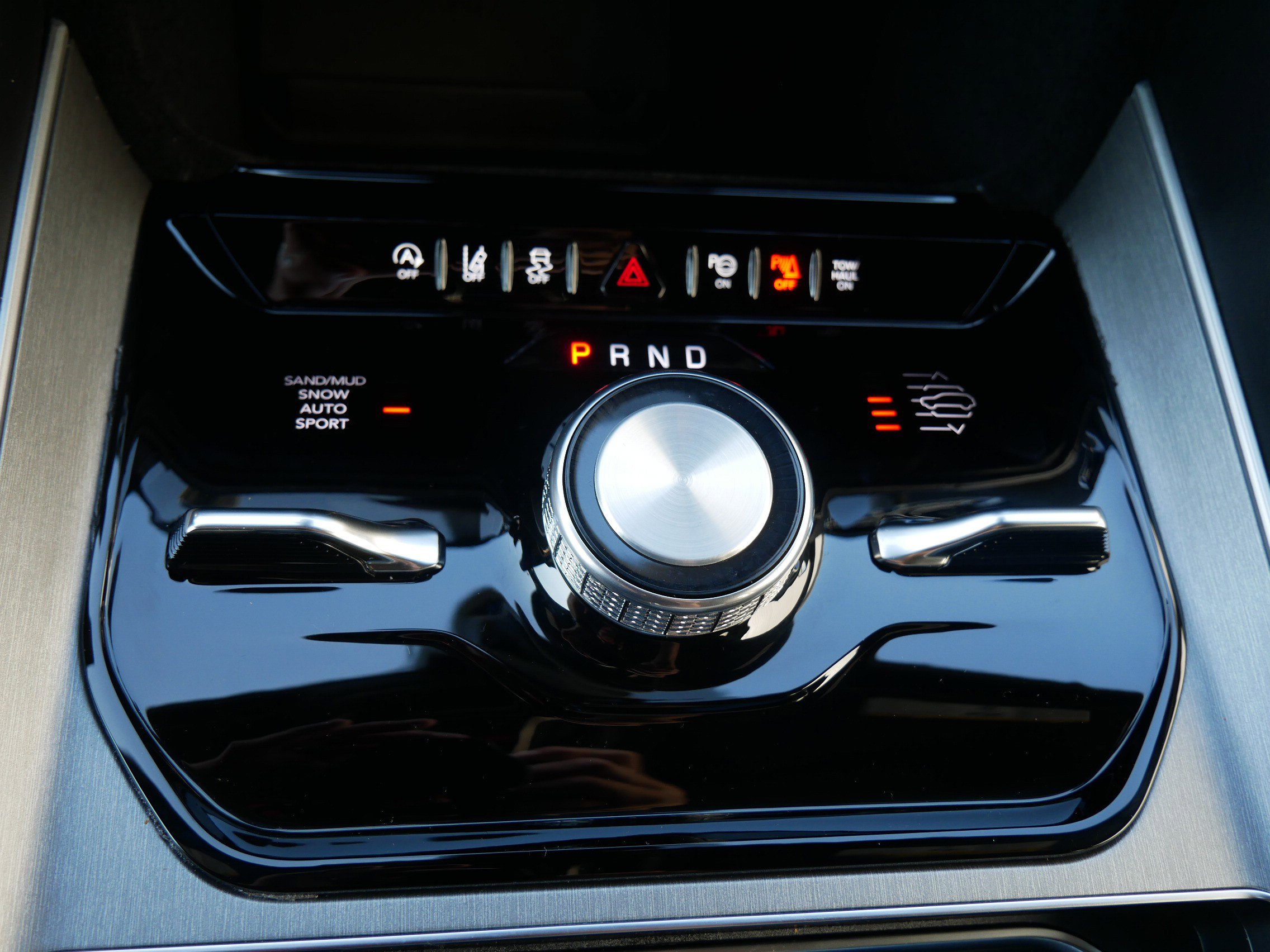 2025 Jeep Wagoneer Series II Carbide photo 12