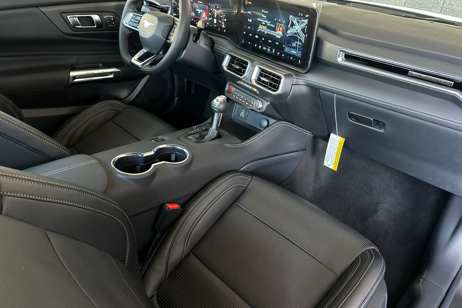 2025 Ford Mustang EcoBoost Premium photo 14