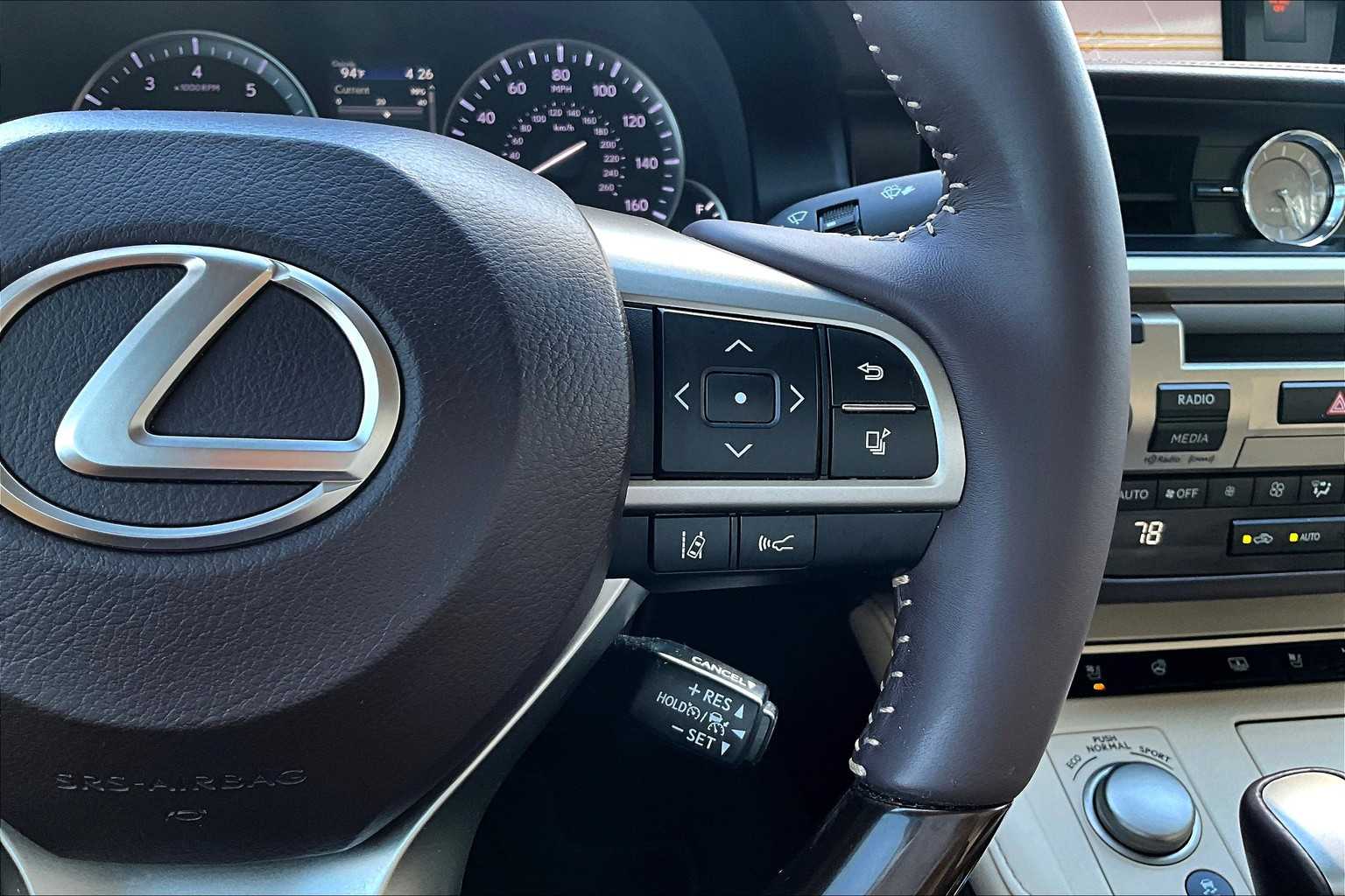 2017 Lexus ES 350 photo 22