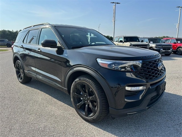 2022 Ford Explorer ST-Line photo 4
