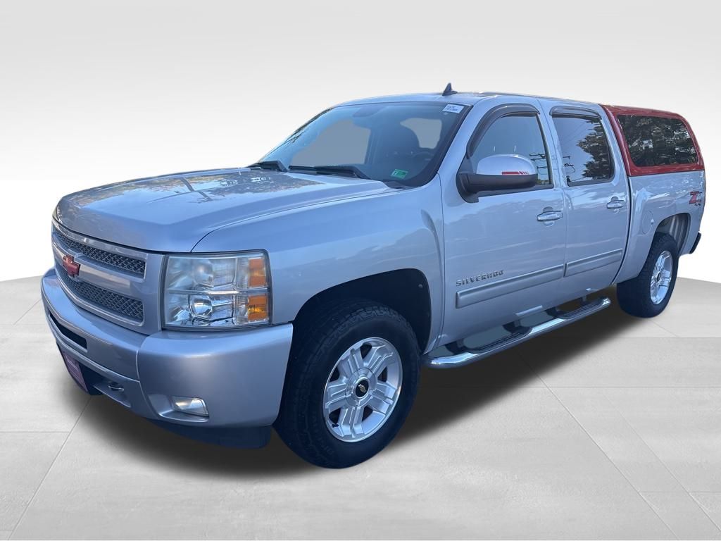 2011 Chevrolet Silverado 1500 LT photo 2