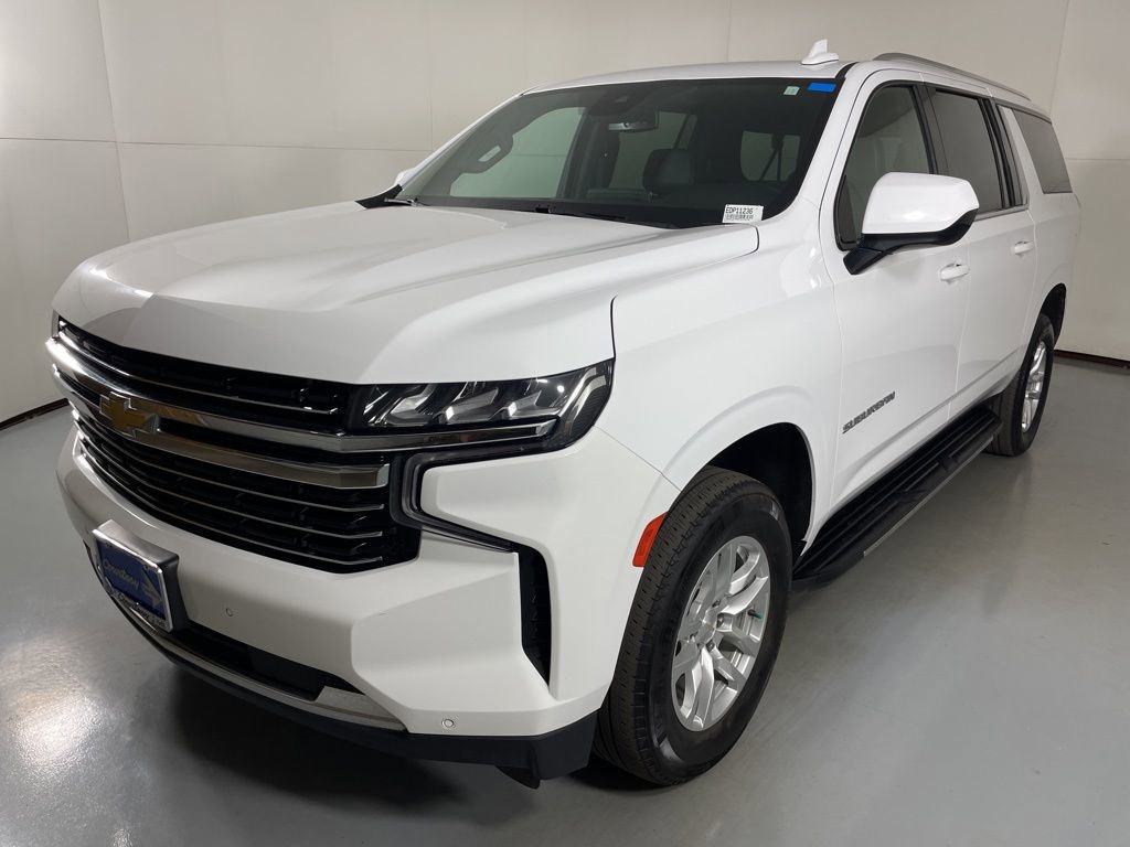 2023 Chevrolet Suburban LT photo 2