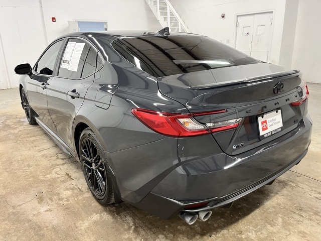 2025 Toyota Camry SE photo 5