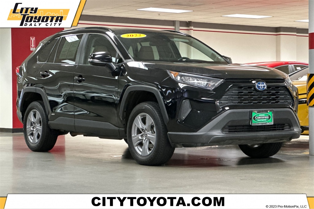 2022 Toyota RAV4 LE