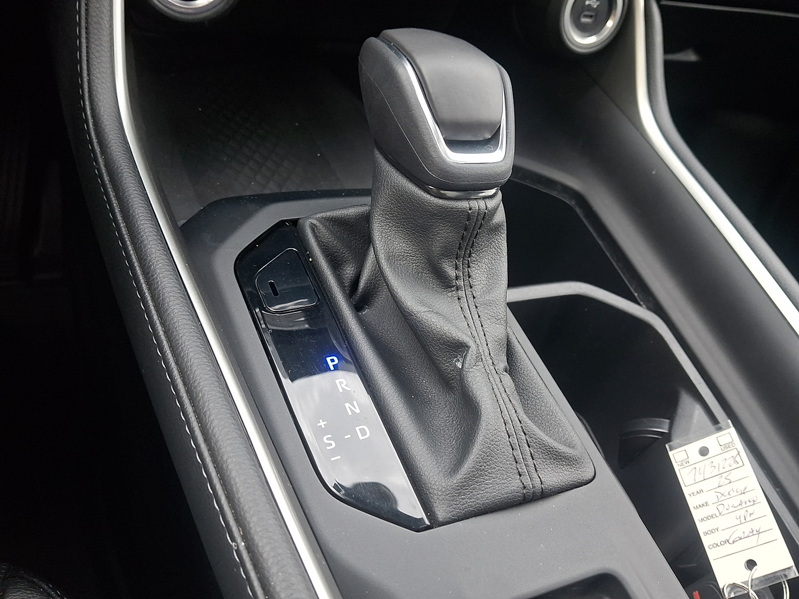 2024 Toyota Highlander Hybrid Limited photo 4