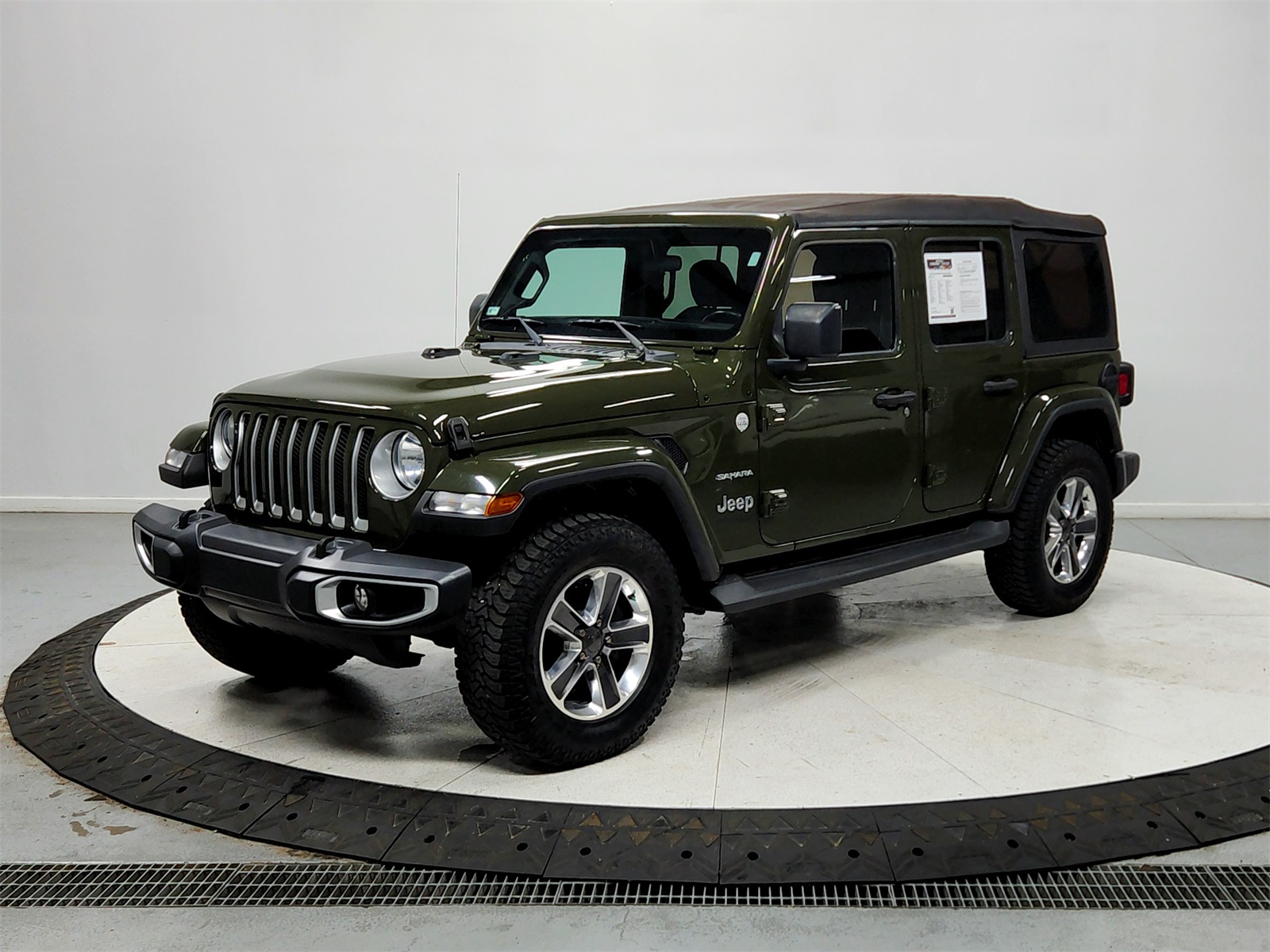 2021 Jeep Wrangler Unlimited Sahara photo 3