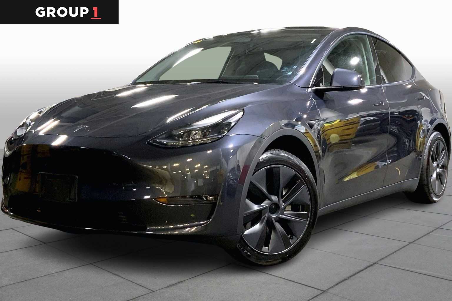 2025 Tesla Model Y Long Range's photo