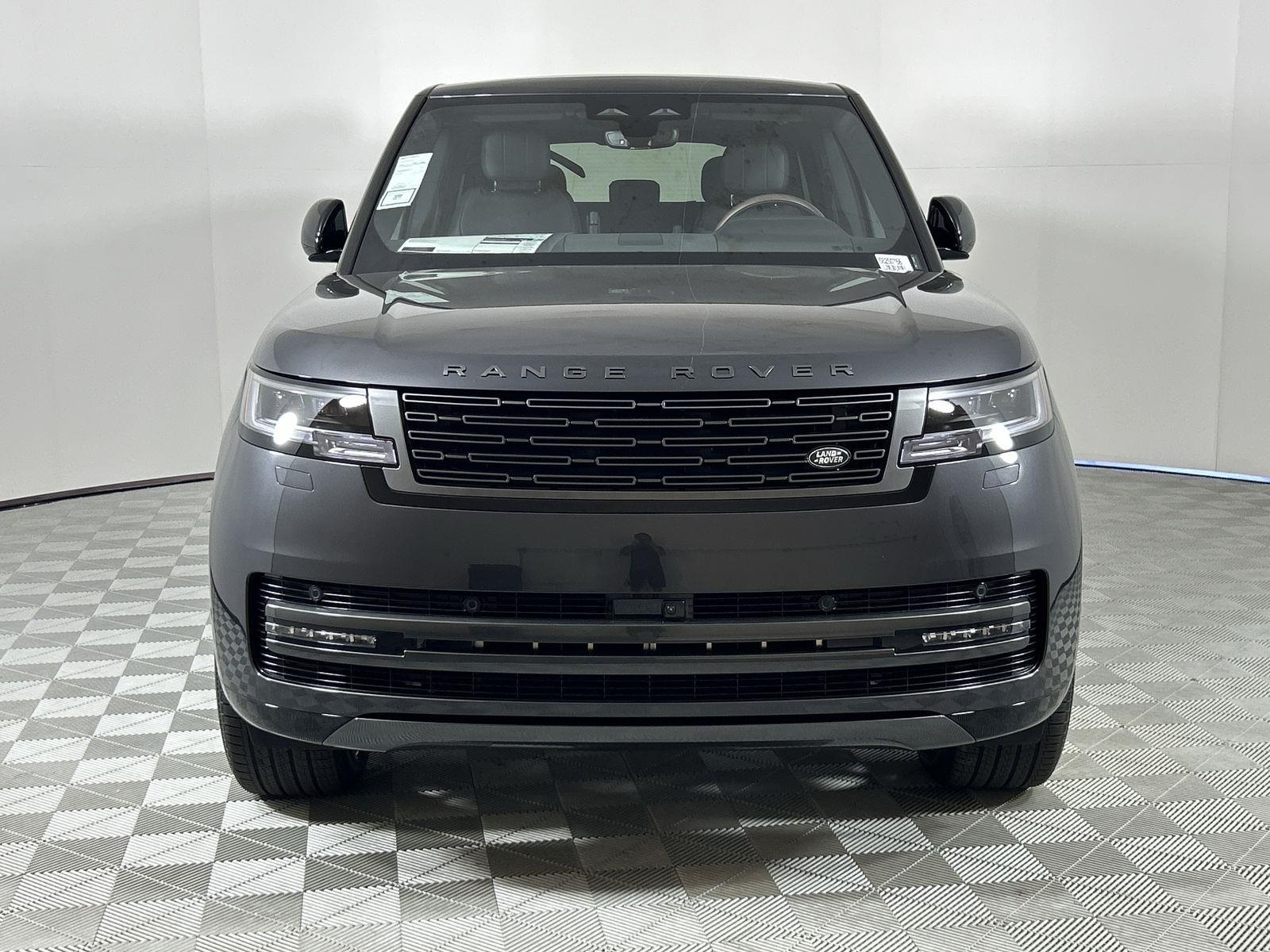 2025 Land Rover Range Rover SE photo 8