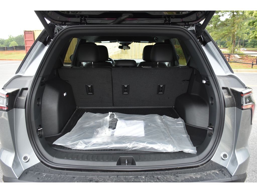 2026 Chevrolet Equinox photo 10
