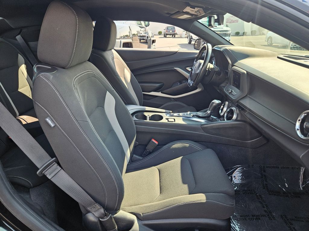 2023 Chevrolet Camaro 1LT photo 33