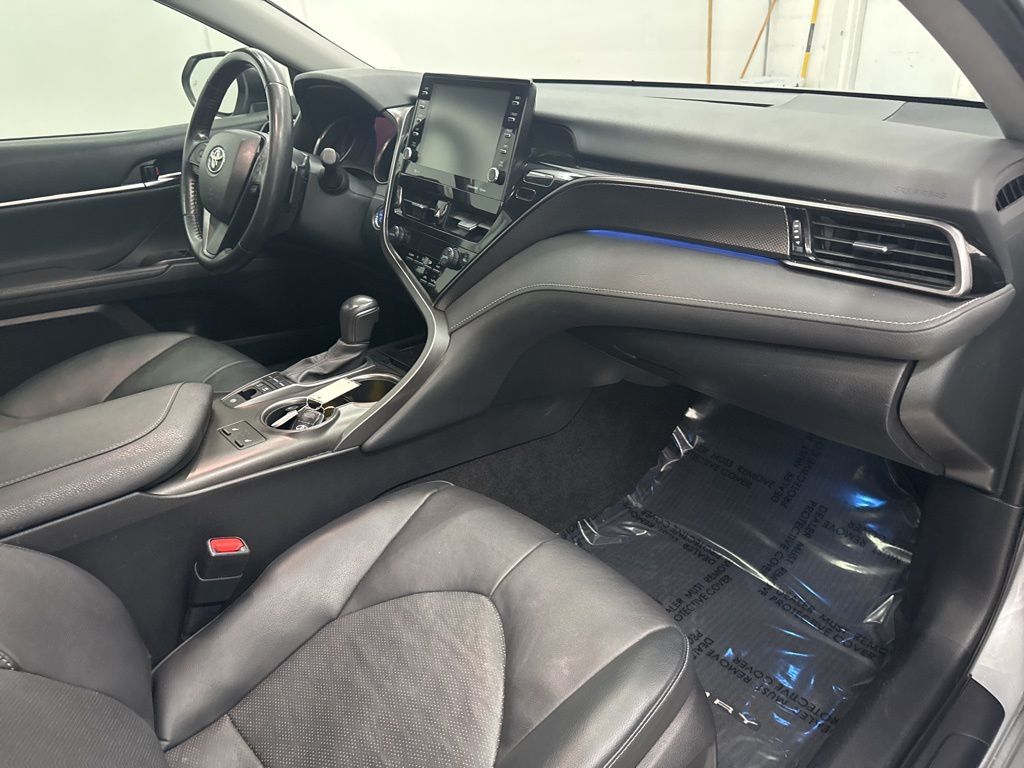 2022 Toyota Camry Hybrid XSE photo 22