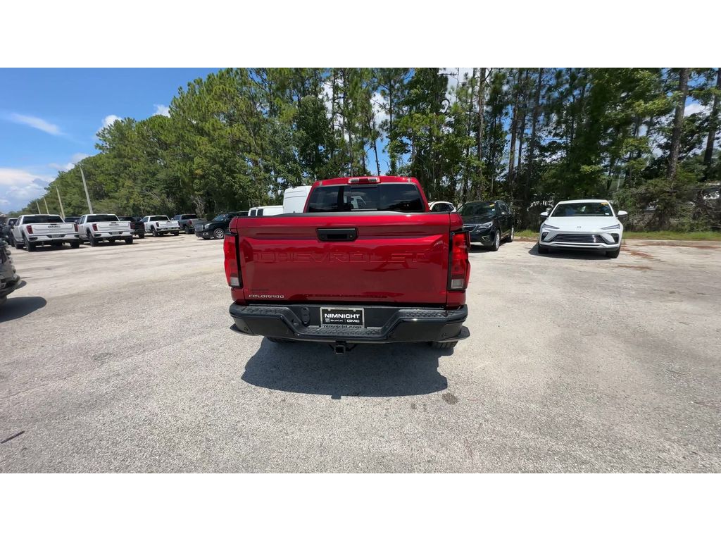 2024 Chevrolet Colorado photo 3