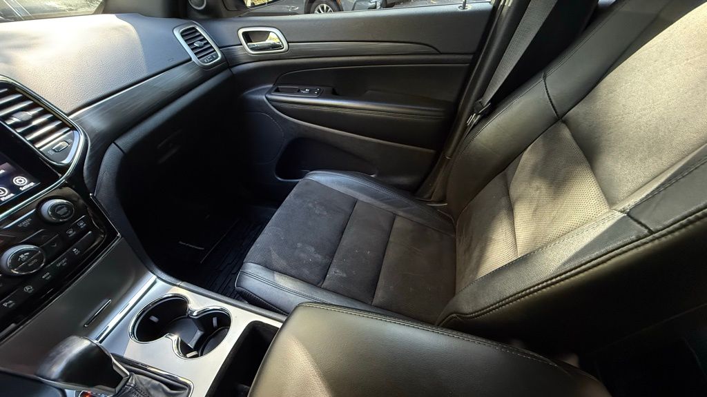 2020 Jeep Grand Cherokee Altitude photo 30