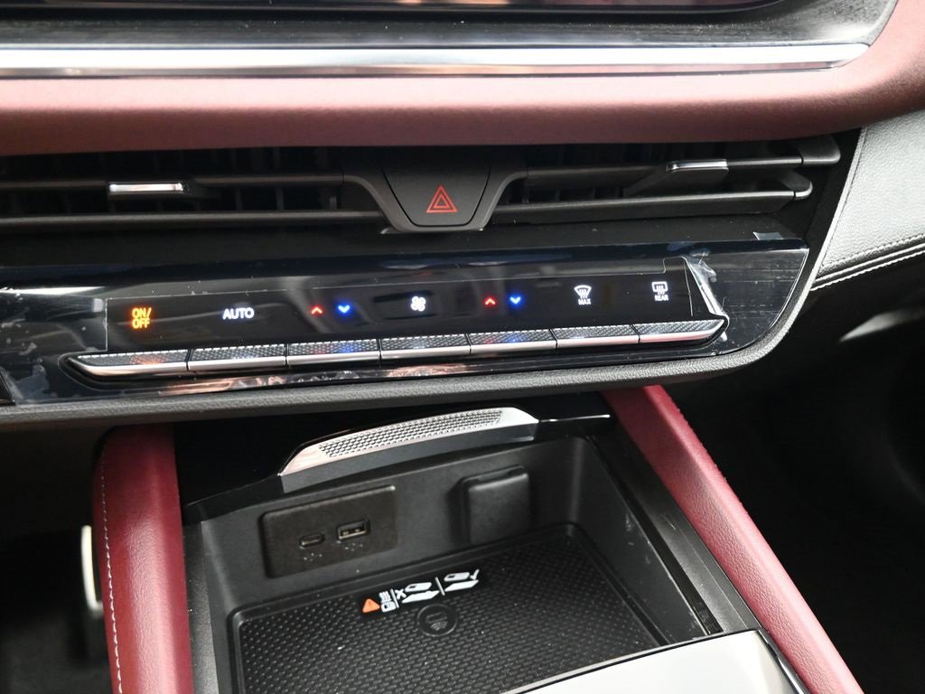 2025 Buick Envision Sport Touring photo 14