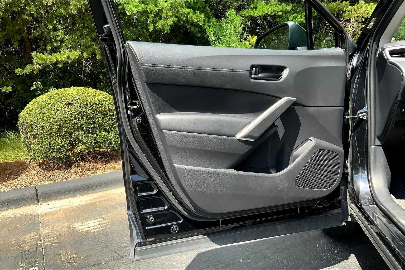 2022 Toyota Corolla Cross LE photo 20