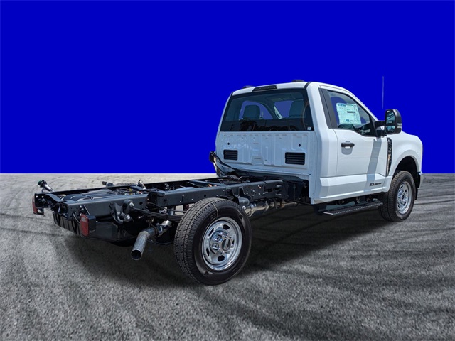 2026 Ford F-350 photo 3