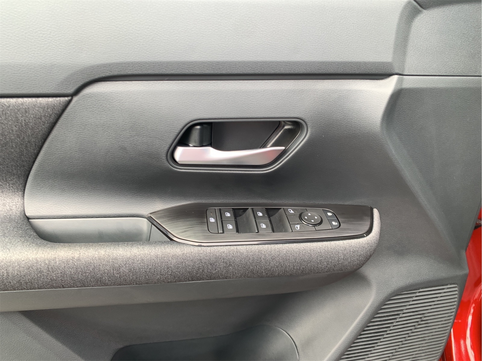 2025 Nissan Kicks SV photo 11