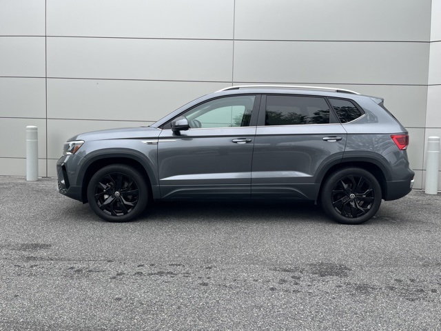 2022 Volkswagen Taos SE photo 10