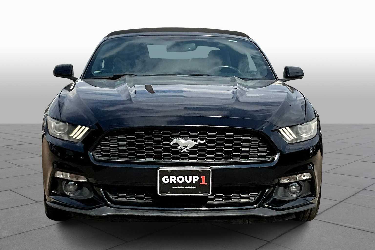 2016 Ford Mustang Convertible photo 3