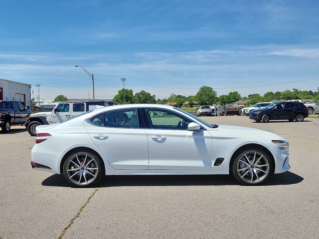 2024 Genesis G70 2.5T photo 5