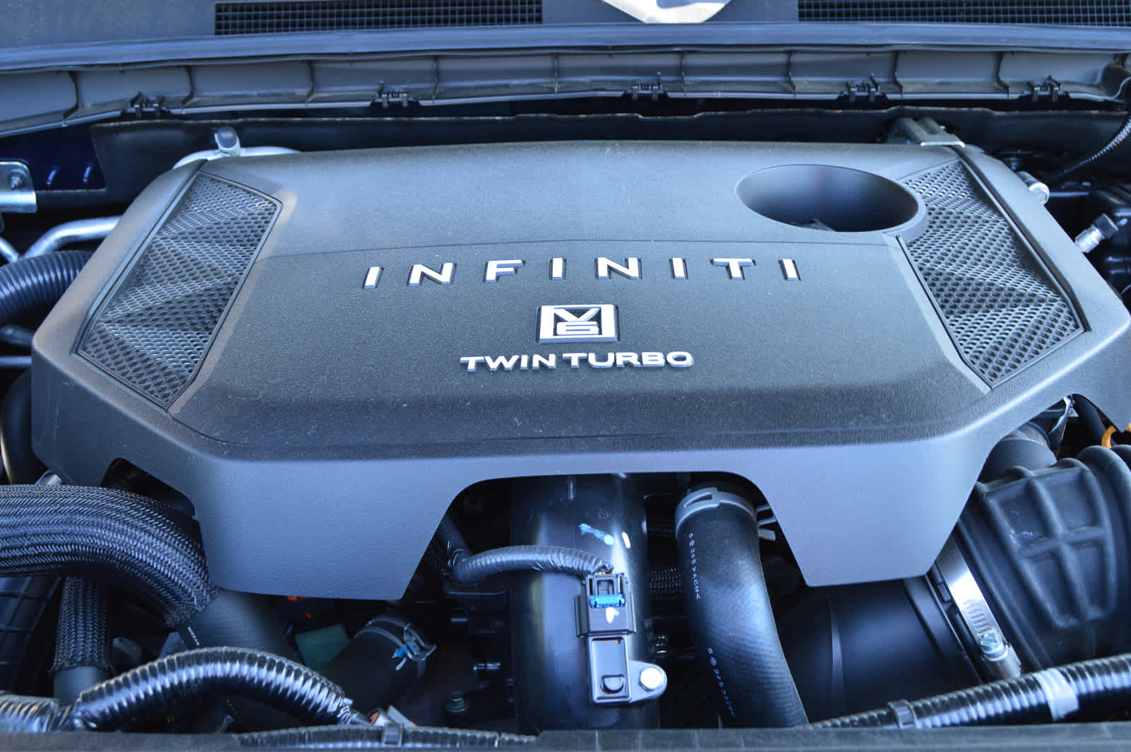2025 Infiniti QX80 Luxe photo 23