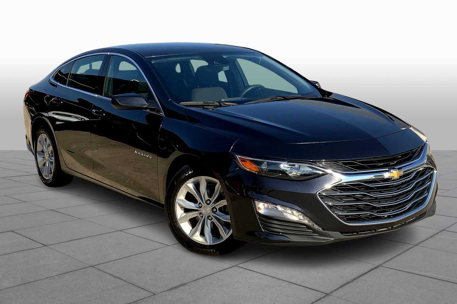 2023 Chevrolet Malibu 1LT photo 2