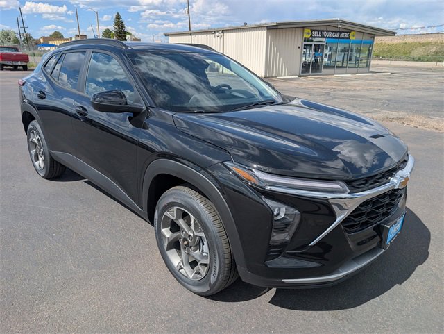 2025 Chevrolet Trax LT photo 5