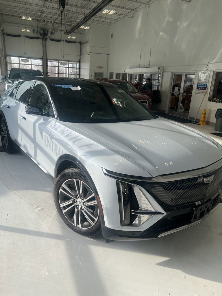 2026 Cadillac LYRIQ Luxury's photo