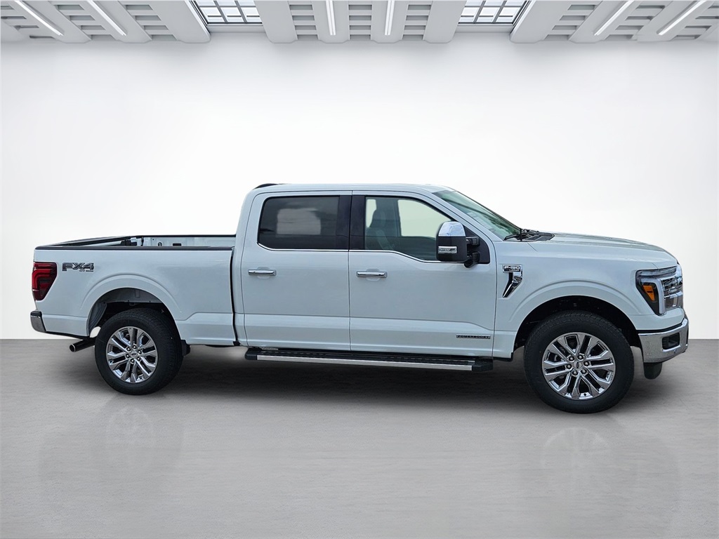 2025 Ford F-150 Lariat photo 2