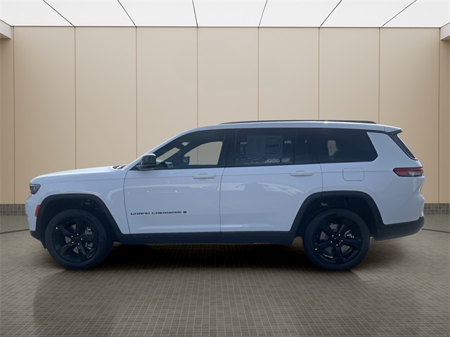 2025 Jeep Grand Cherokee Limited photo 2