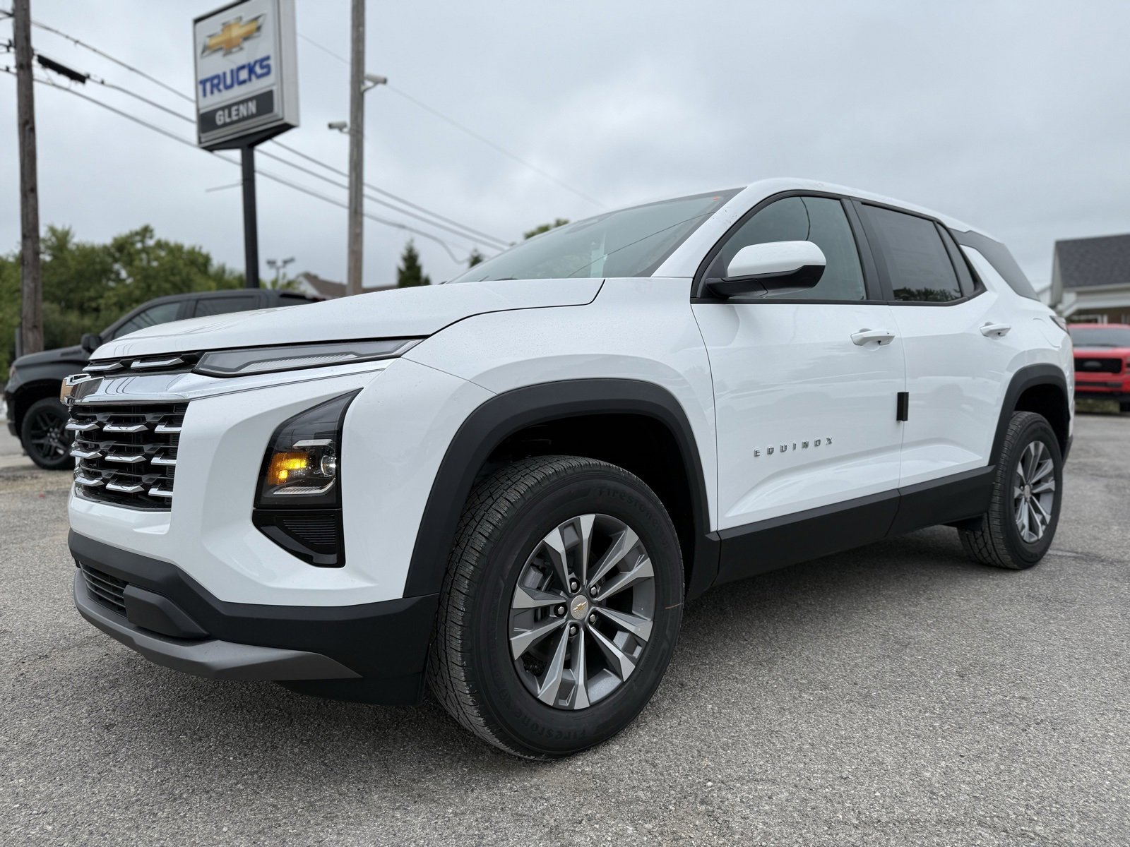 2026 Chevrolet Equinox LT photo 2