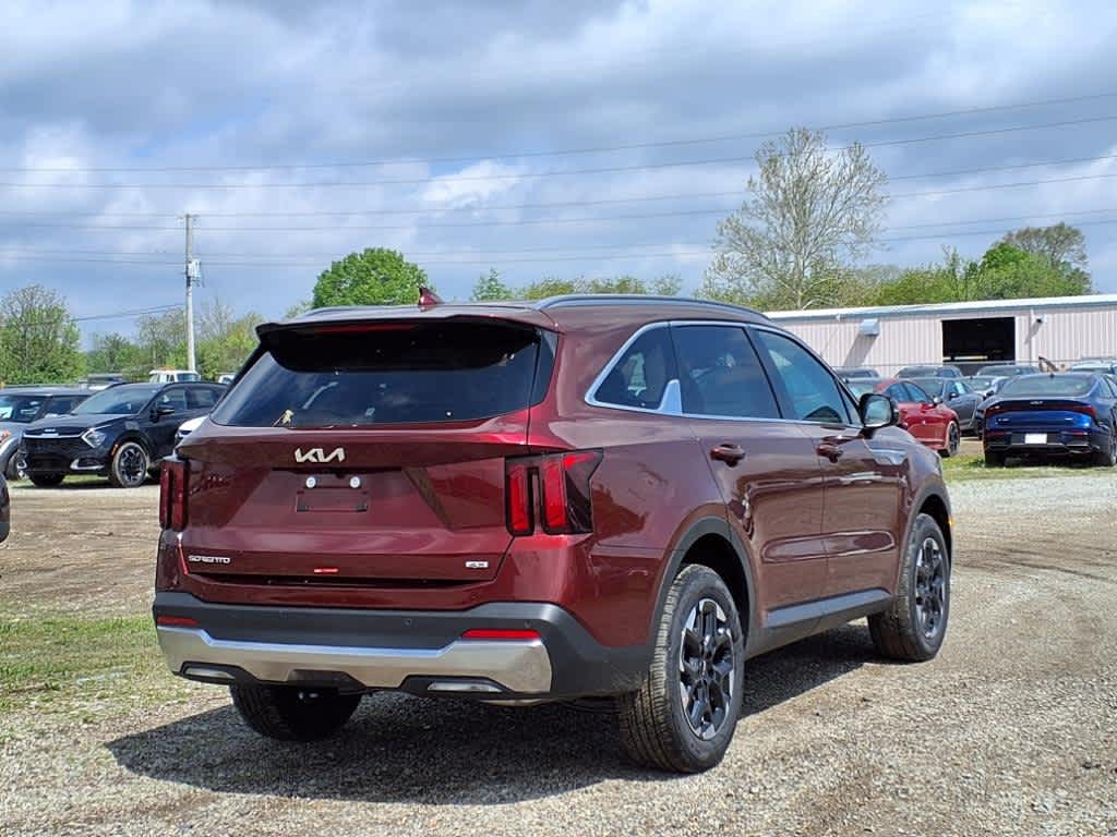 2025 Kia Sorento S photo 3