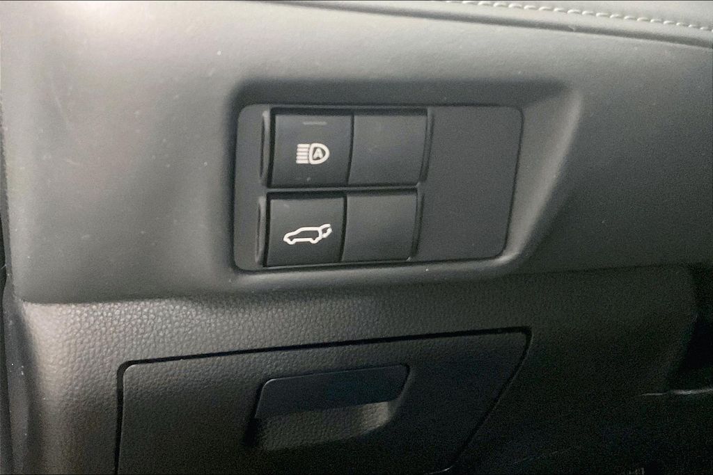 2022 Toyota Highlander XLE photo 28