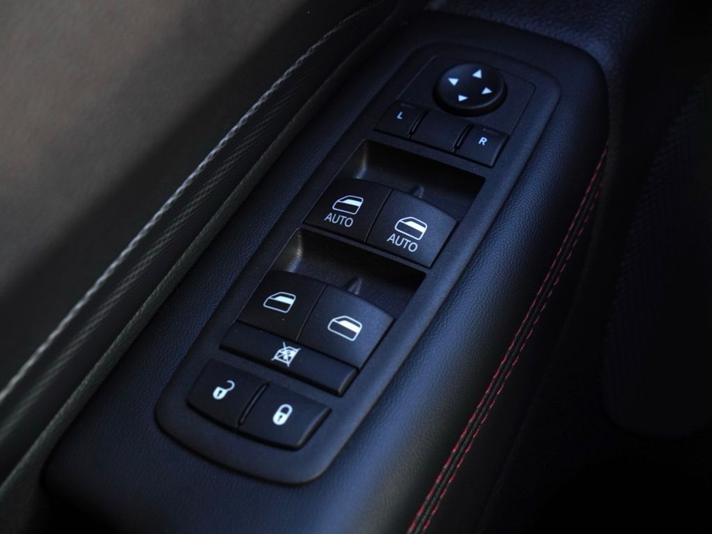 New 2025 Diamond Black Clear-Coat Exterior Paint Dodge R/T Blacktop image 13