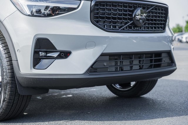 2026 Volvo XC40 photo 12