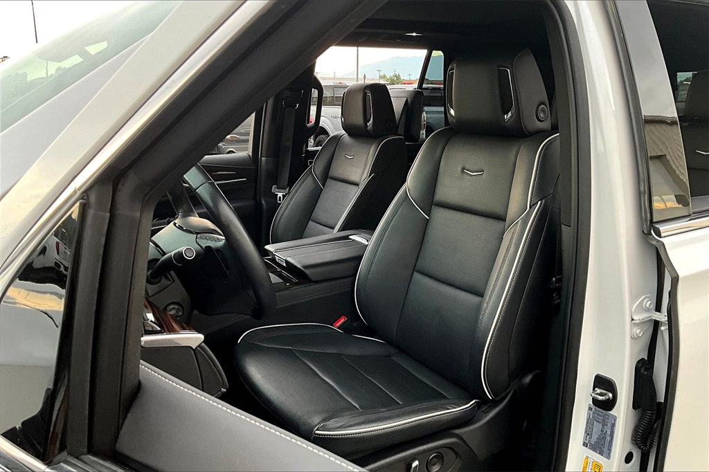 2023 Cadillac Escalade Premium Luxury photo 24