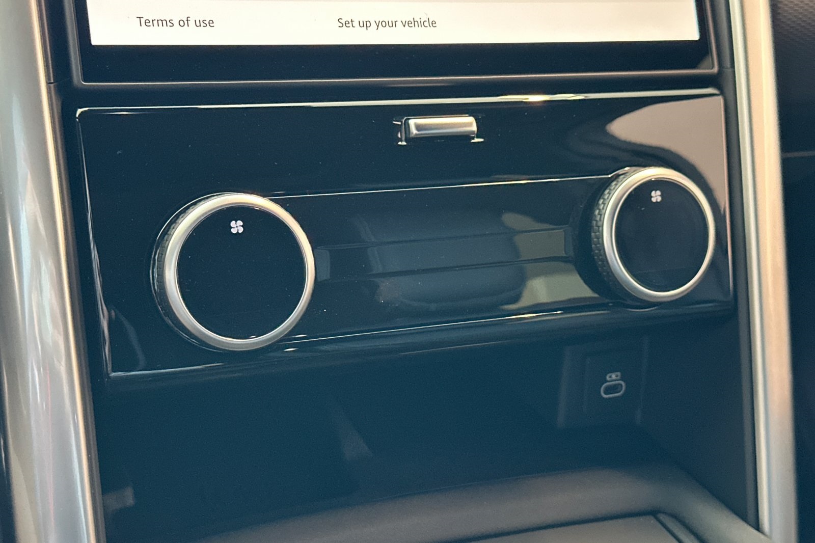 2025 Land Rover Discovery SE photo 24