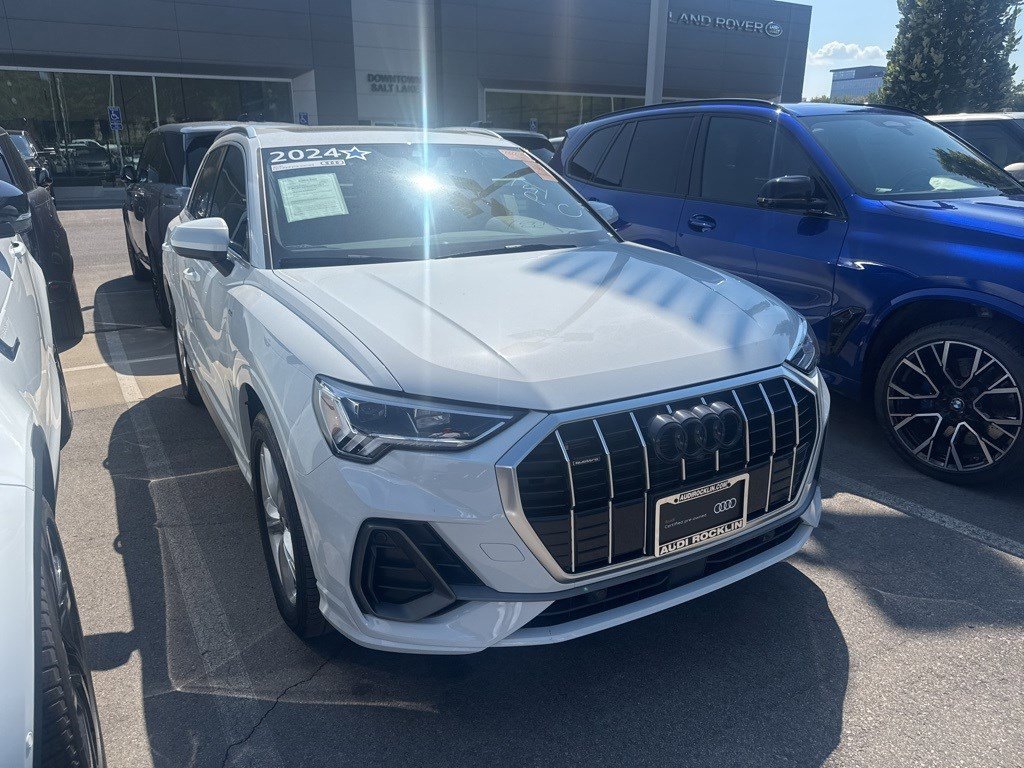 2024 Audi Q3 S line Premium Plus photo 2
