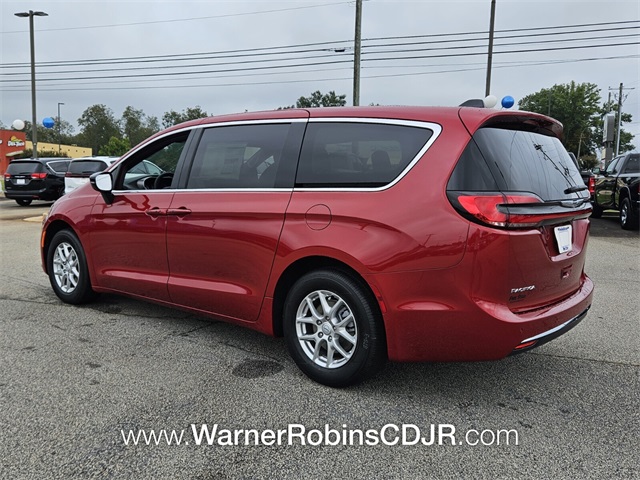 2026 Chrysler Pacifica photo 8