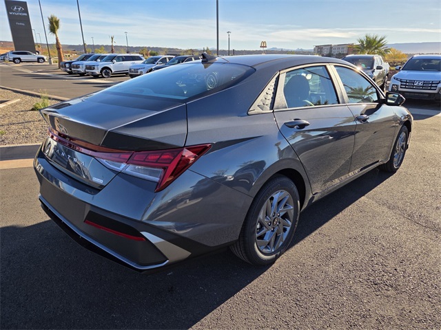 2026 Hyundai Elantra Hybrid Blue photo 3