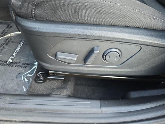 2026 Hyundai Tucson SEL photo 12