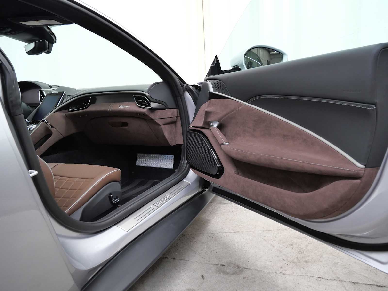 2024 Ferrari Roma photo 12